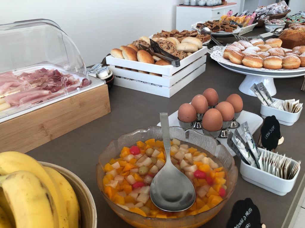 Hotel Flying Pesaro Eksteriør billede