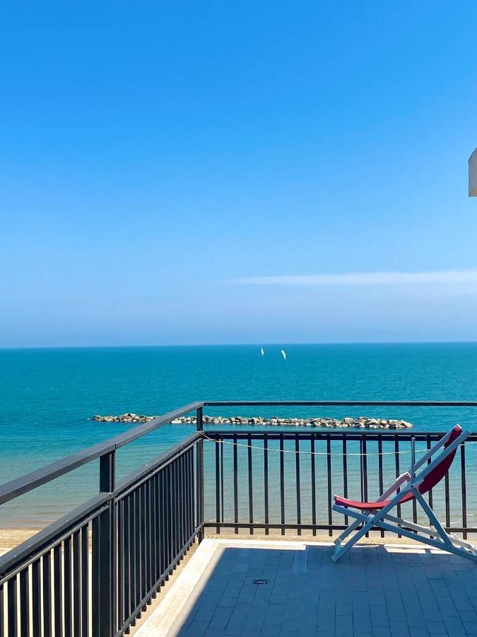 Hotel Flying Pesaro Eksteriør billede
