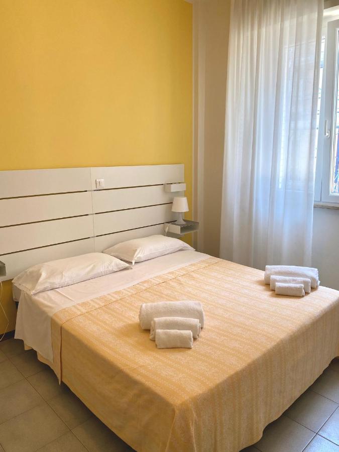Hotel Flying Pesaro Eksteriør billede