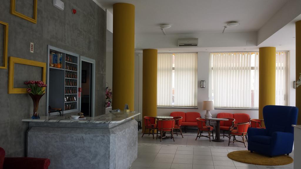 Hotel Flying Pesaro Eksteriør billede
