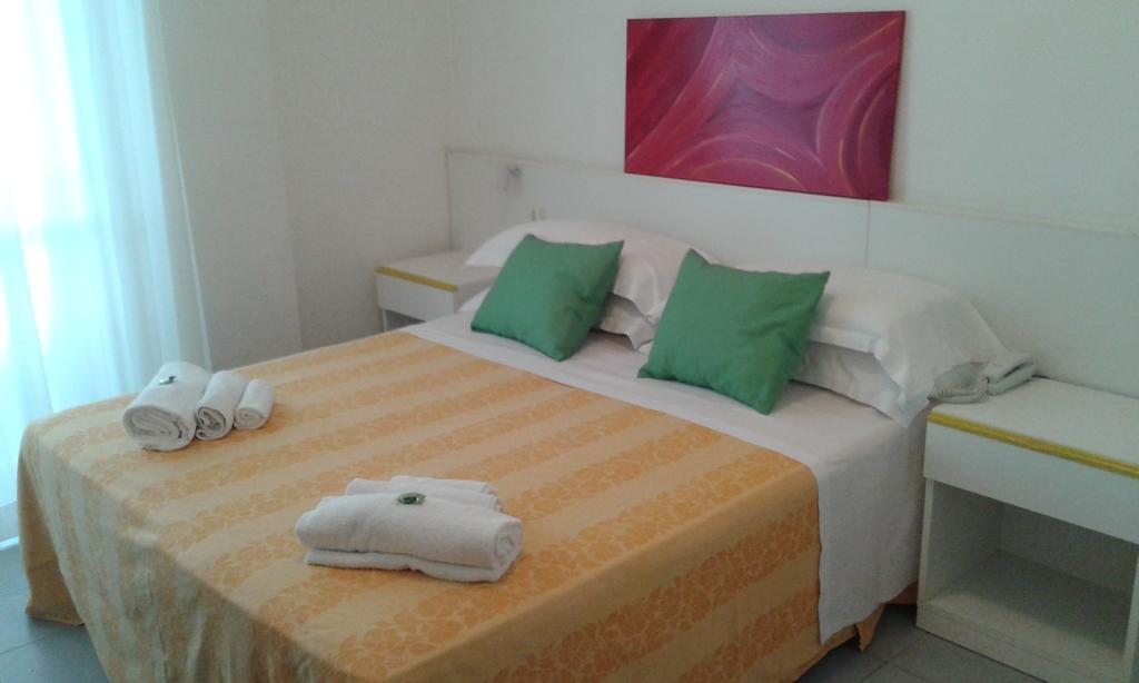 Hotel Flying Pesaro Eksteriør billede